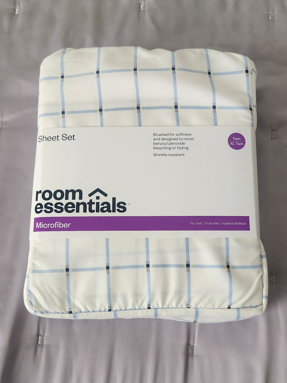 NWT Room Essentials White and Light Blue Windowpane Sheet Set